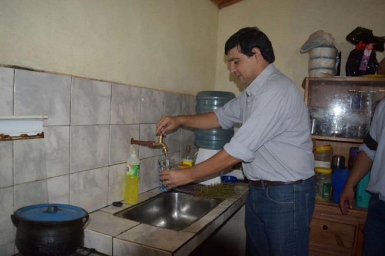 400 familias del barrio San Onofre ya cuentan con agua potable - Primera Edición S.A (Comunicado de prensa) (Registro)