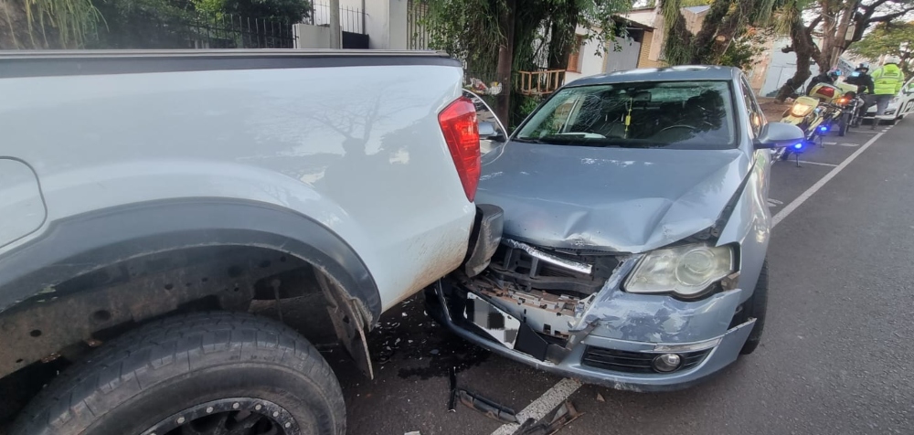 Chocó contra una camioneta estacionada en Posadas
