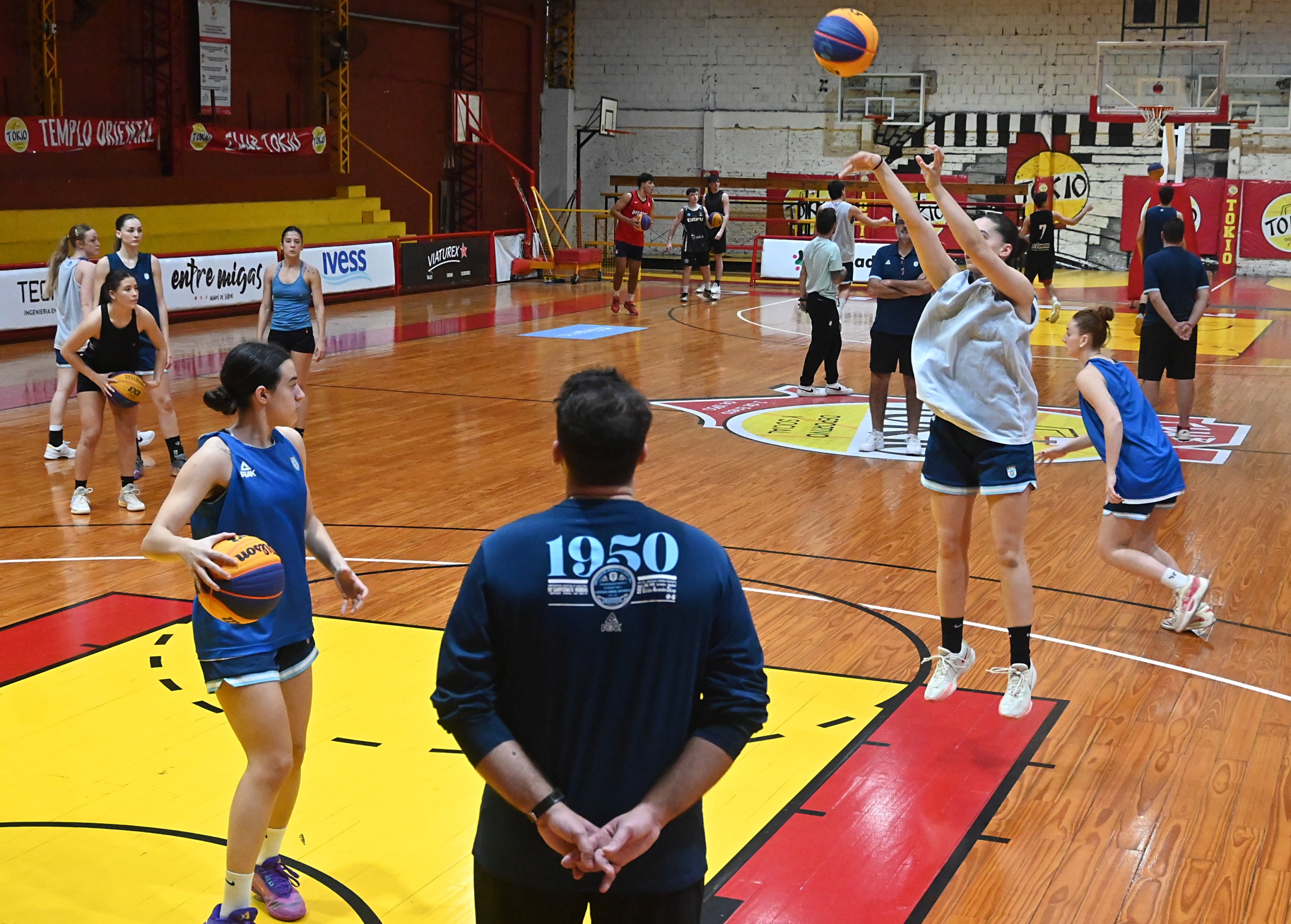 Las selecciones masculina y femenina U23 de Básquet 3×3 entrenan en Posadas