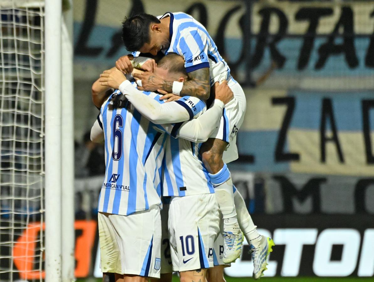 Racing goleó a Defensa y Justicia en el debut de Vojvoda y pasó a octavos de la Copa Argentina 2026