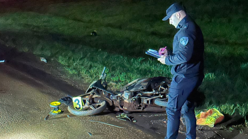 Buscan al conductor que escapó tras atropellar a un motociclista en Panambí