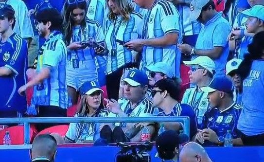 Gustavo Valdés fue visto en el Mundial 2026 mientras el Senado de Corrientes lleva más de un mes sin sesionar