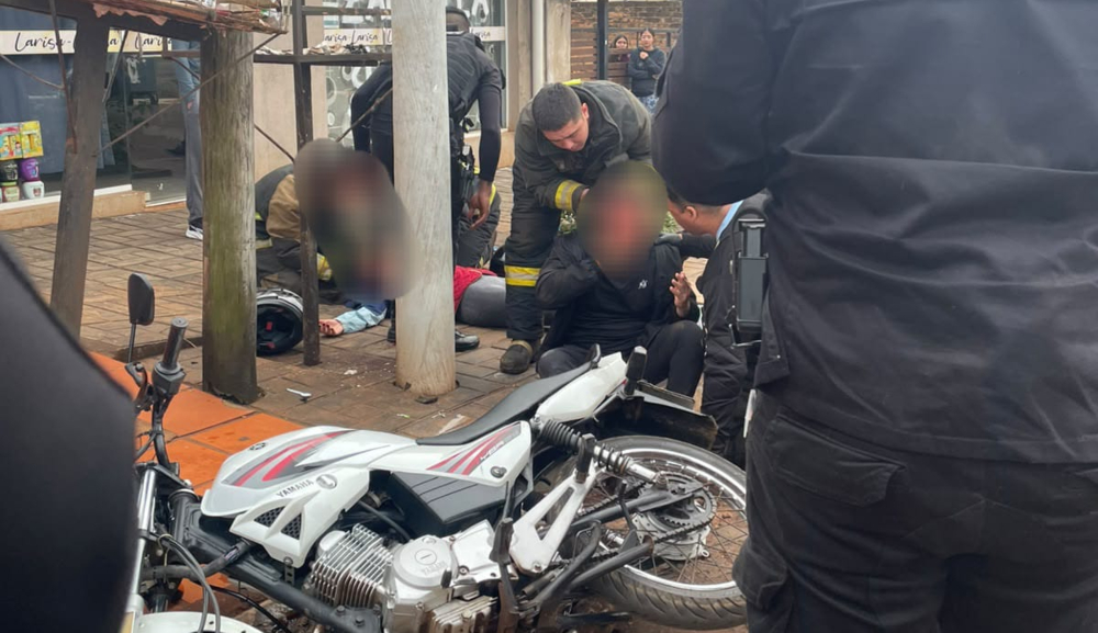 Un motociclista lucha por su vida tras un grave despiste en Jardín América