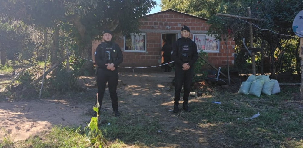 Santa Ana: hallaron muerto a un niño de 8 años y su madre permanece internada bajo custodia