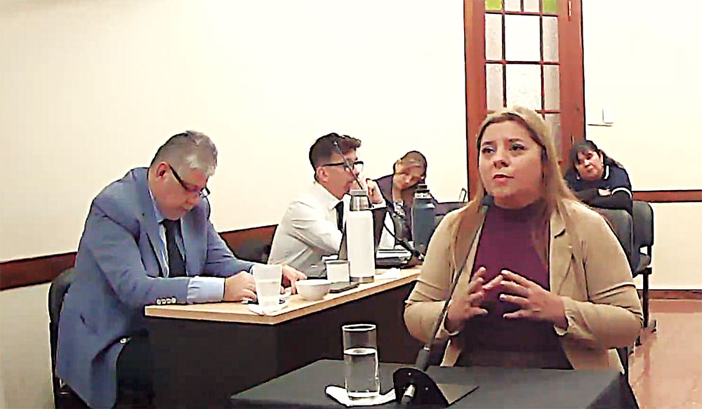 La juzgan por dejar morir de hambre y sed a su hija: “Soy una persona, tengo derecho a descansar”