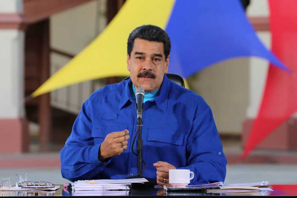 Maduro anuncia regulaciones en la venta de combustible