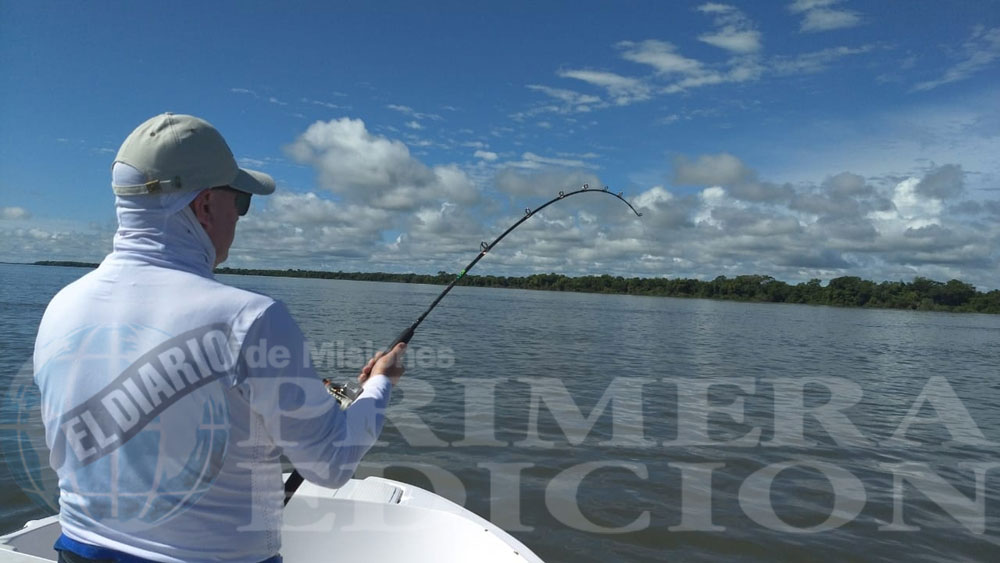 Torneo abierto de pesca  en la Costanera
