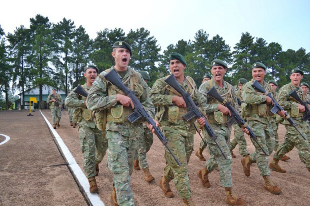 El Ejército actuará como “fuerza disuasiva” contra el narcotráfico