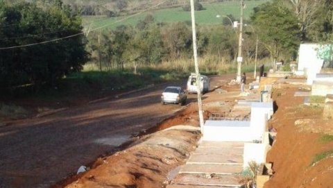 Insólito: entierran a los muertos hasta en la vereda