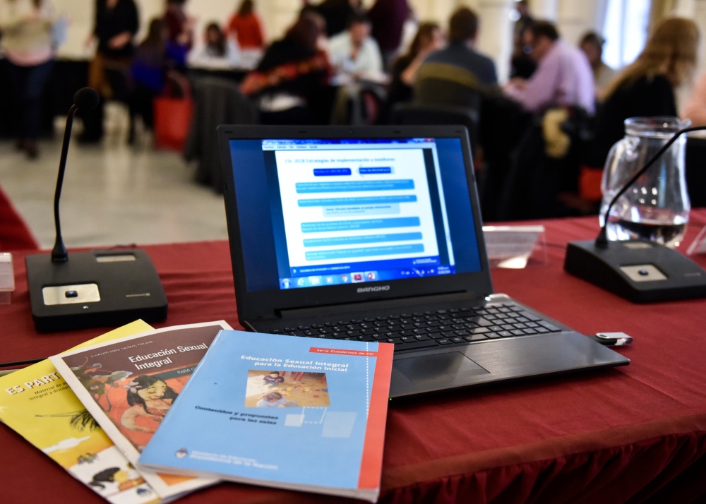 Educación Sexual Integral: formación virtual para docentes de todo el país