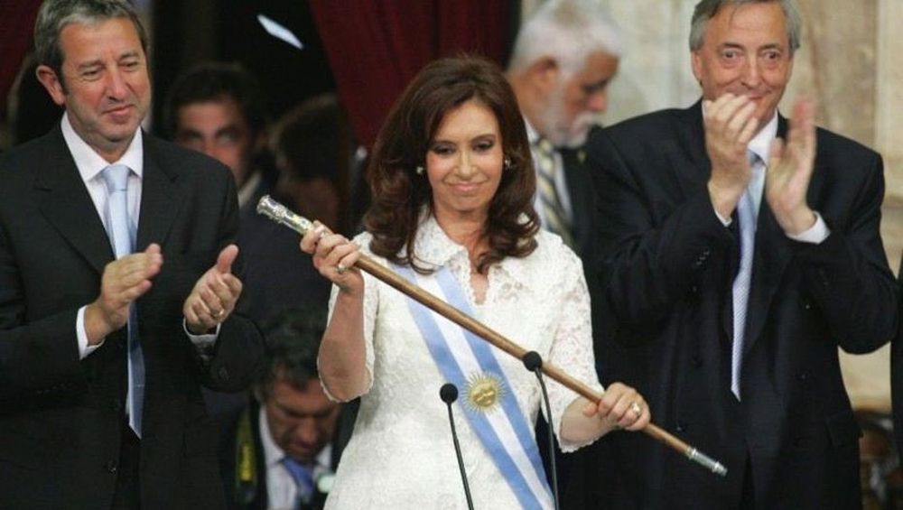 Bonadio ordenó devolver atributos presidenciales a Cristina Kirchner