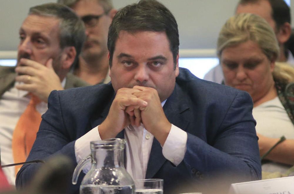 Imputan a Triaca a partir de una denuncia de Hugo Moyano