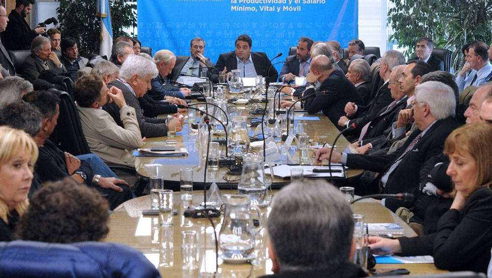 El Gobierno dispuso 25% de aumento del salario mínimo