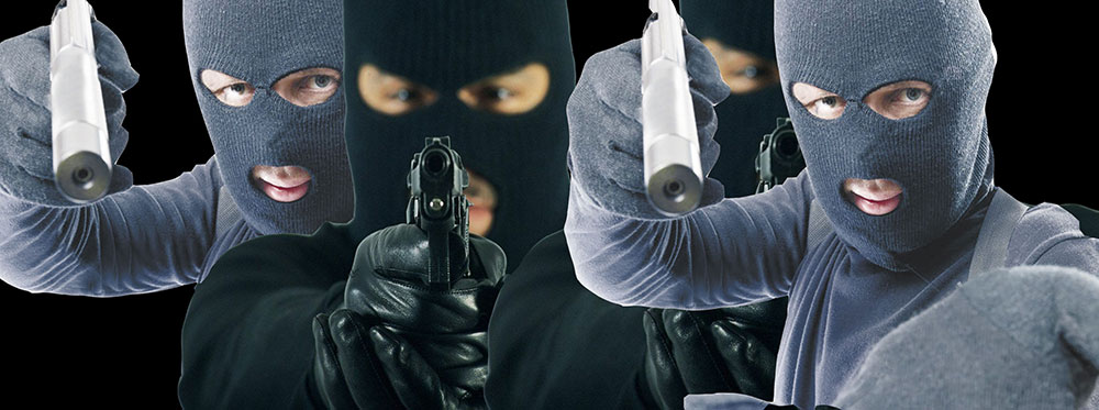 Ladrones armados se llevaron casi 50 mil pesos de un comercio de Iguazú