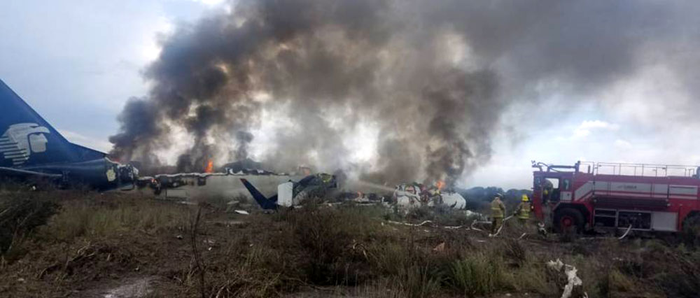 Un centenar de personas sobrevivió al desplome de nave de Aeroméxico