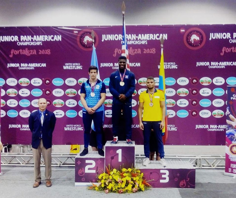 Nico Báez hizo “plata” en el Panamericano de Lucha