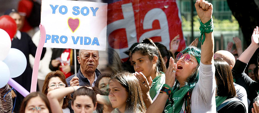 Presentan amparo para frenar inclusión de la despenalización del aborto en nuevo Código Penal