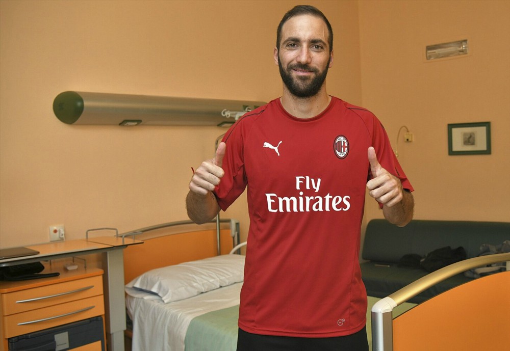 El Milan oficializó la llegada de Gonzalo Higuaín