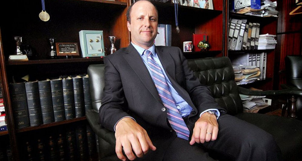 El Estado podrá “sacarle las propiedades a los funcionarios que no las puedan justificar”