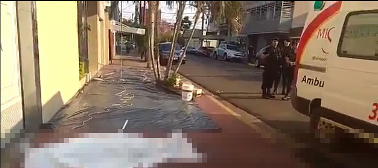 Obrero falleció al caer de un piso once