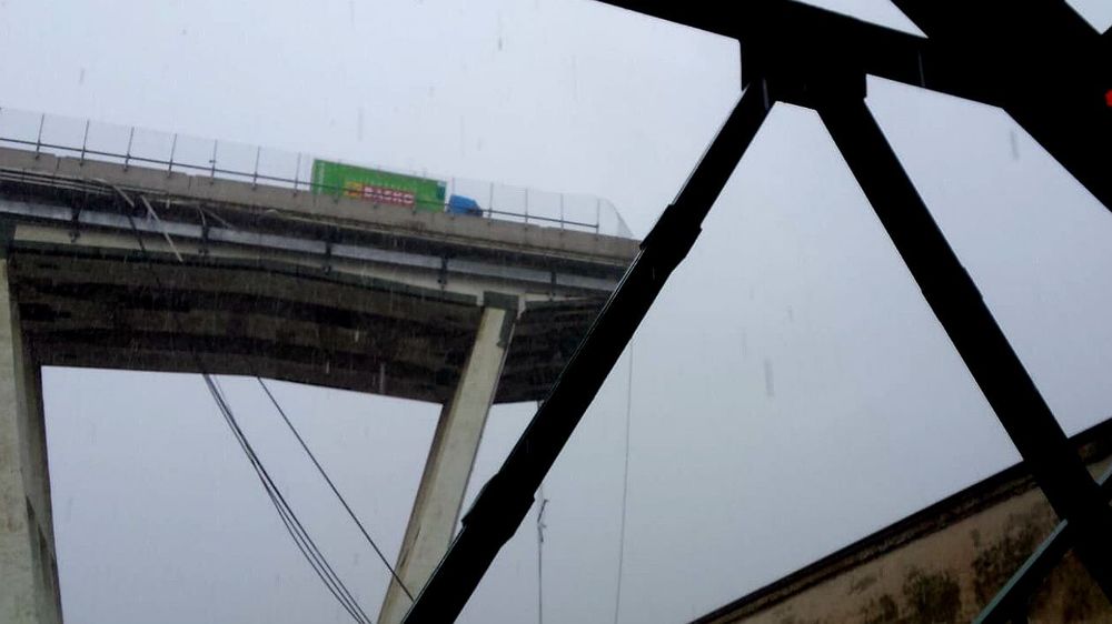 Se derrumba un puente de una autopista italiana en Génova