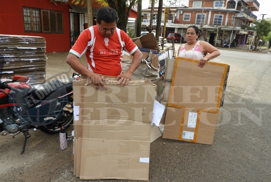 “Se puede vivir del cartoneo y la venta de usados”