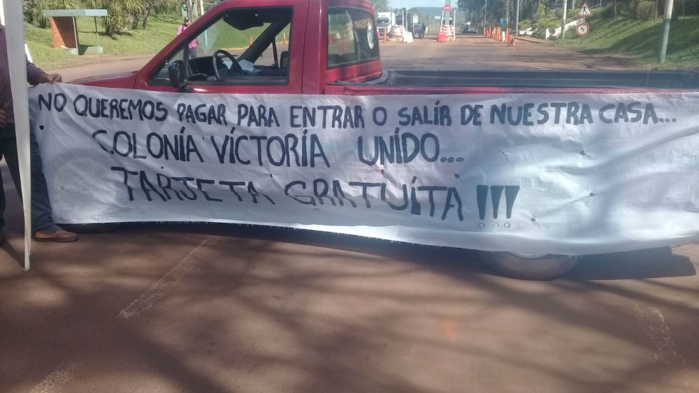 Vecinos de Colonia Victoria comenzaron el corte de la ruta 12