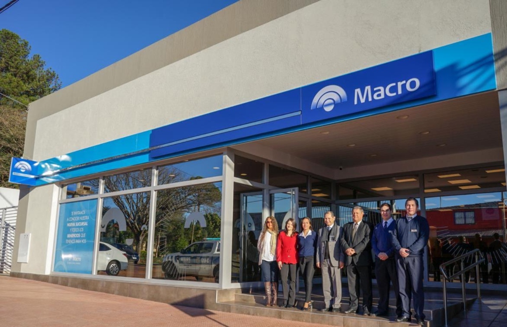 Banco Macro inauguró moderna sucursal en San Antonio