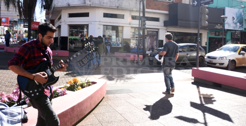 Quieren regular la actividad de los “artistas callejeros” y premiarlos