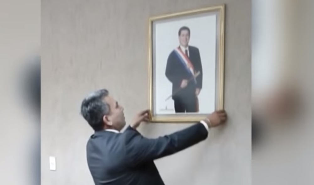 La foto de Cartes “a la basura”