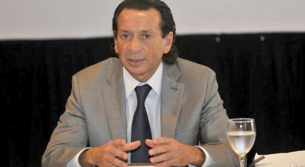 Sica promete diálogo “con sectores democráticos” para superar la crisis