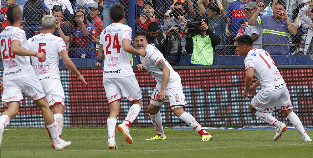 Superliga: Huracán levantó vuelo en Victoria