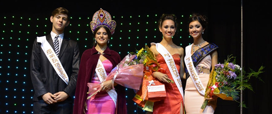 En Apóstoles reinan Maite Paulus y Andrés Caballero