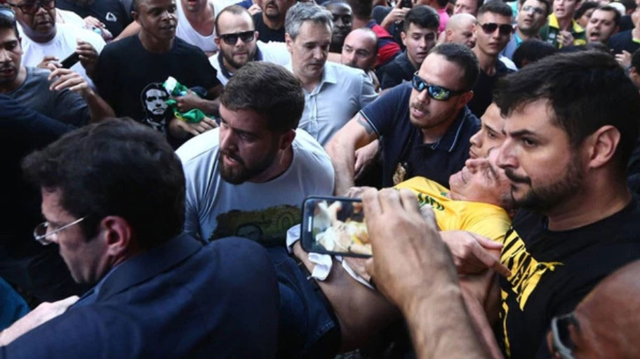 Brasil: apuñalaron a Jair Bolsonaro, candidato presidencial