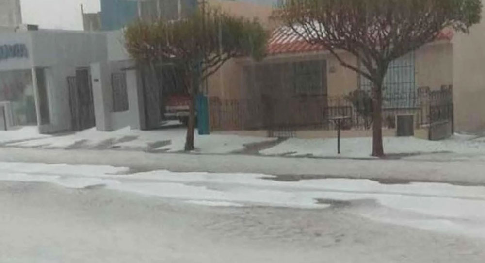 Córdoba: intensa caída de granizo convierte las calles en ríos