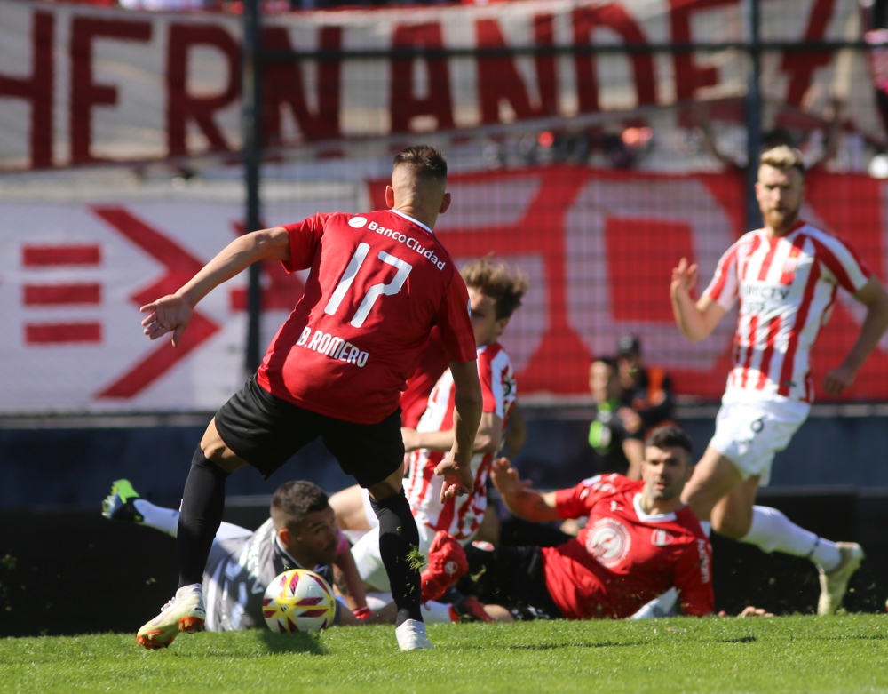 Superliga: Estudiantes e Independiente empataron en el estadio de Quilmes