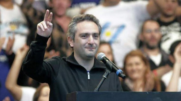 Larroque: “No creemos que Macri debe irse ya”