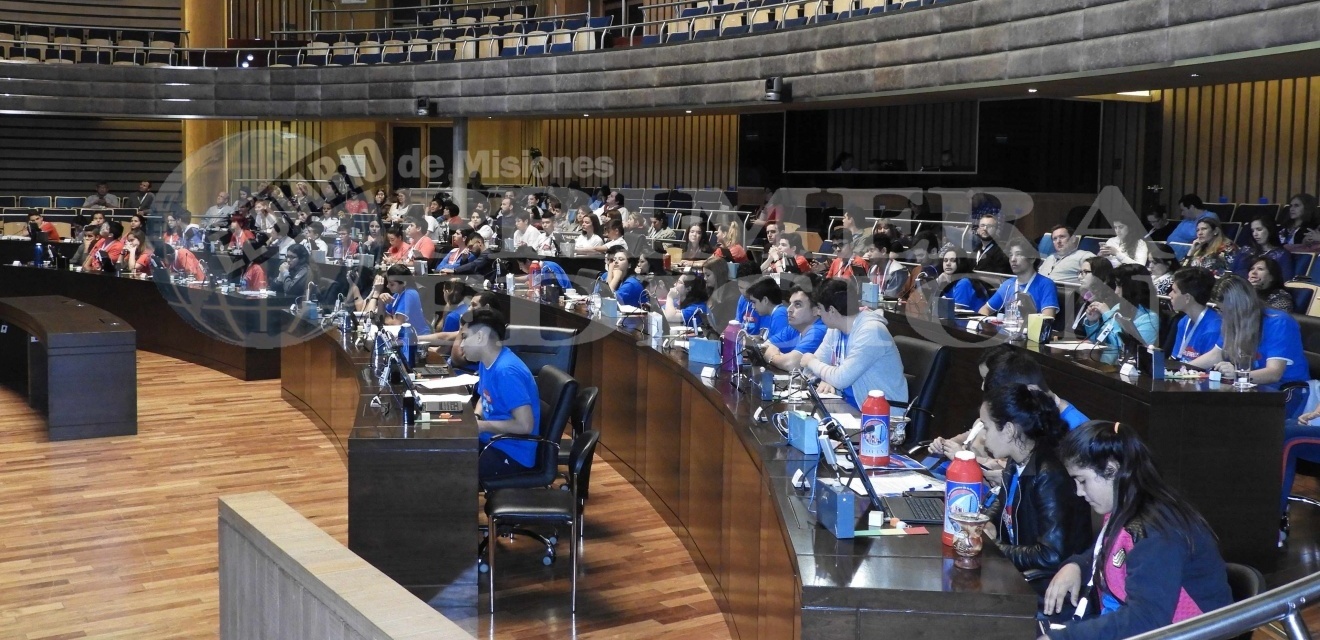 El Parlamento Estudiantil 2018 sesionó con jóvenes de toda la provincia