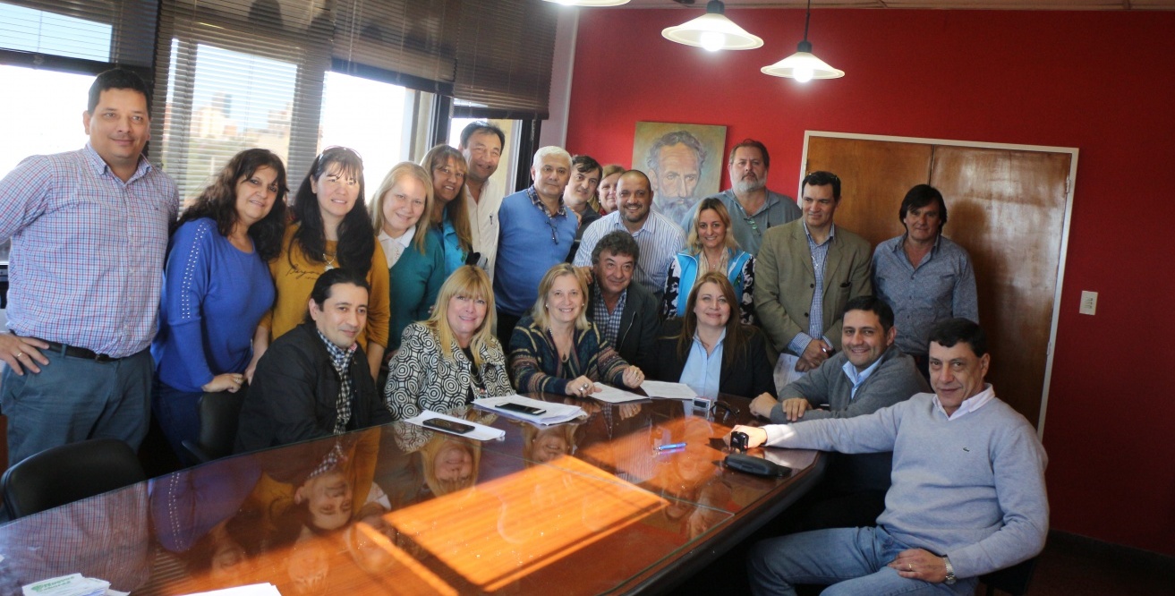 Salario docente: aumentarán 97 pesos al básico