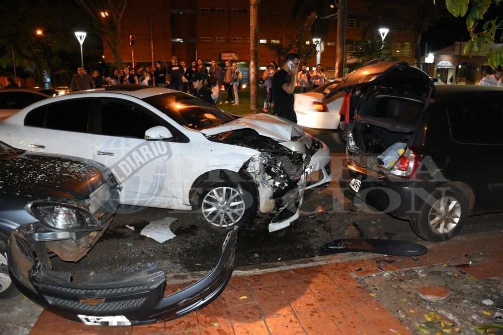 Posadas: colisión y daños materiales en la avenida Corrientes