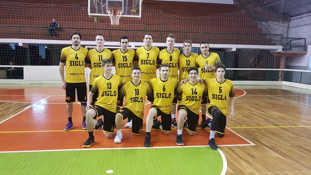 Siglo XXI fue contundente y derrotó en el debut a Tirica