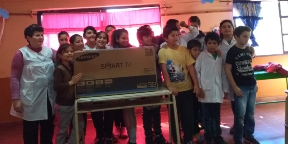 Con sus trabajos de repostería y panadería se compraron un smart