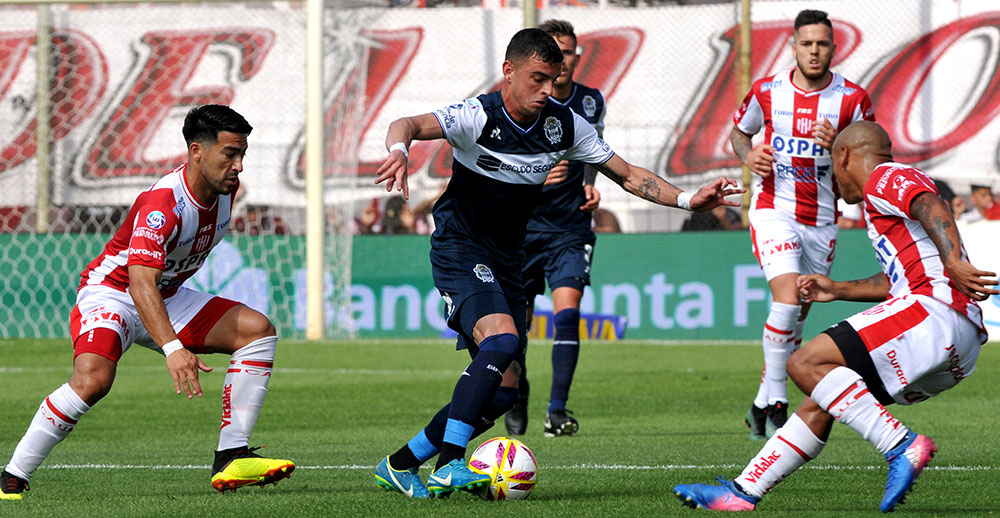 Superliga: en Santa Fe, Unión le bajó la espuma a Gimnasia