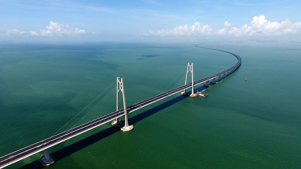 China inaugura el puente más largo del mundo sobre el mar