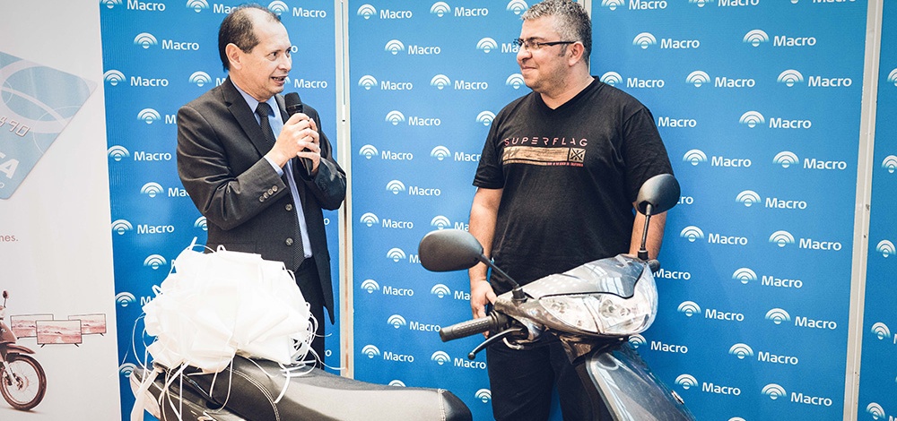 El Macro entregó los primeros premios por consumos con débito