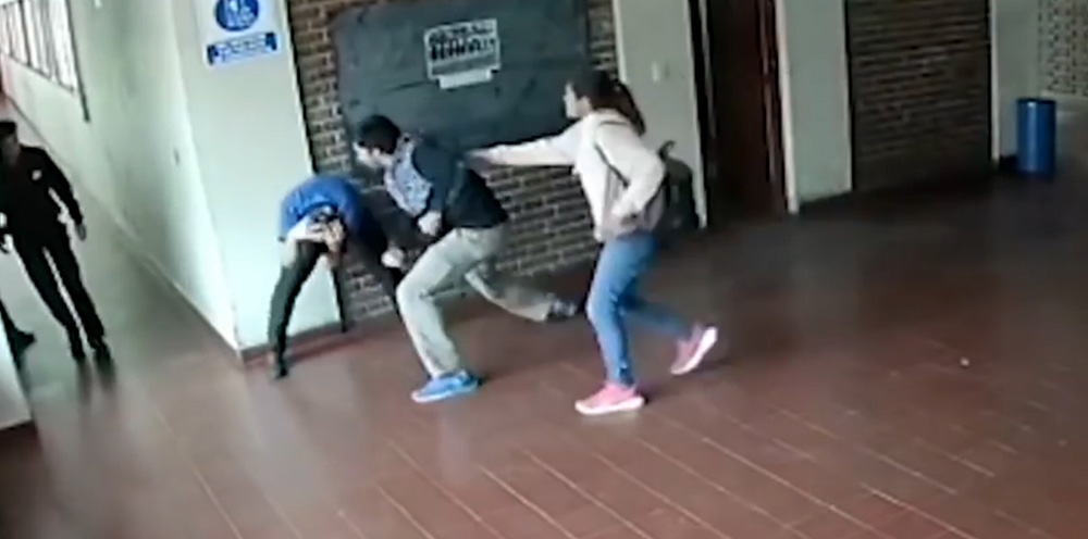 Brutal paliza a un preceptor acusado de acosar a una alumna