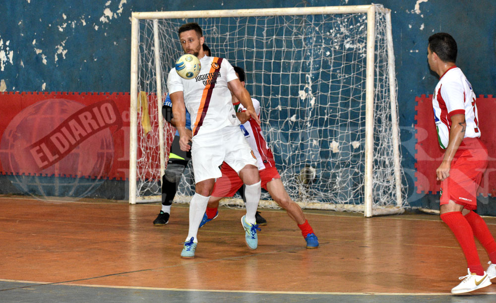 Inter se subió a la cima en el juvenil