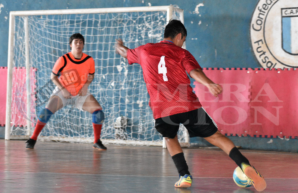 Juvenil: Costa Porá   a la punta sin jugar