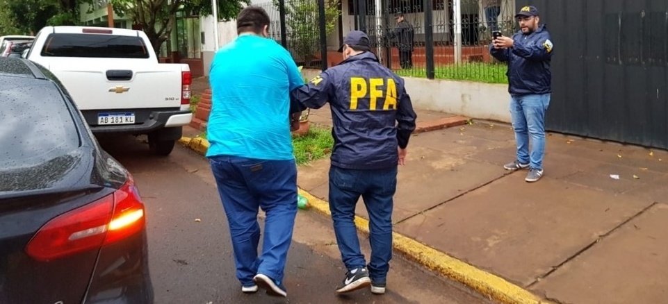 Iguazú: tres aduaneros ligados a red nacional de contrabandistas