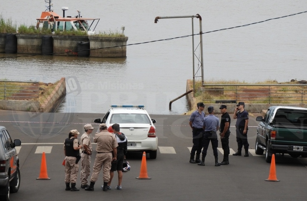 Siguen buscando al joven que desapareció en el Paraná